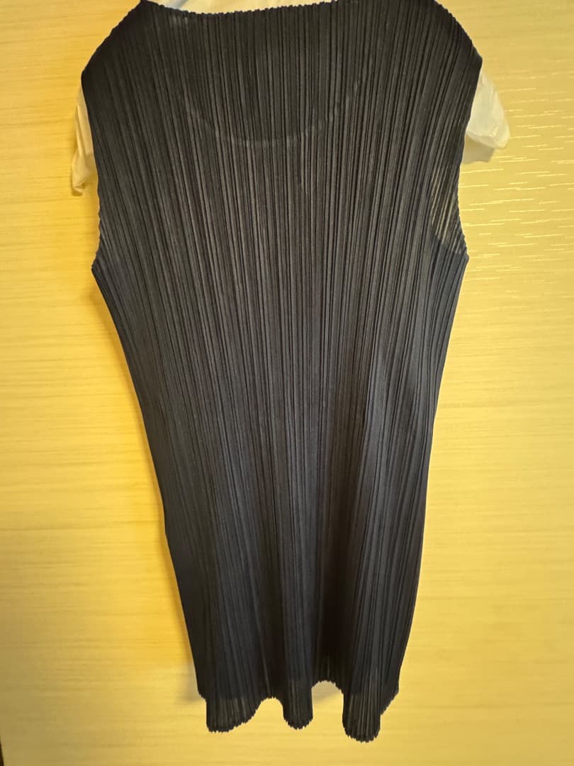 Pleats Please ノースリーブチュニック ダークブルー