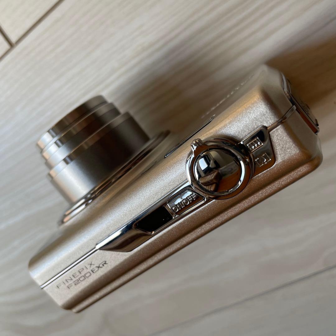 FUJIFILM FinePix F200EXR コンパクトデジタルカメラ