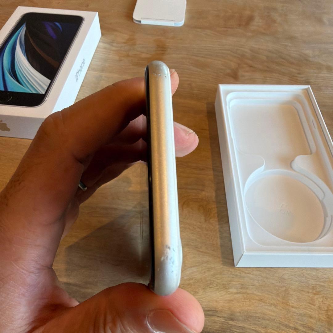 Apple iPhone SE (第2世代) ホワイト　SIMフリー　　ジャンク