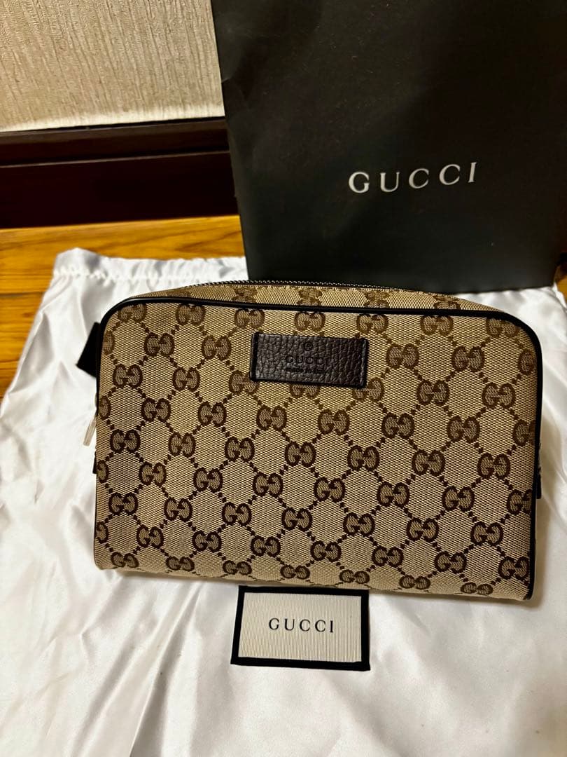 GUCCI ショルダーバッグ　ボディバッグ