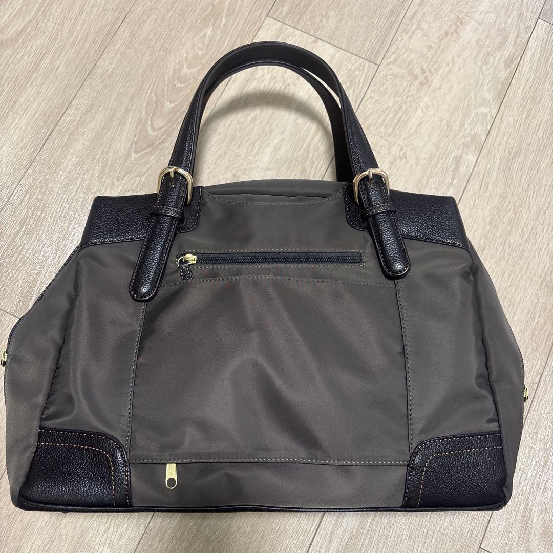 美品【目々澤鞄 】TiaraMビジネスバッグ A4 PC収納可 ショコラカラー