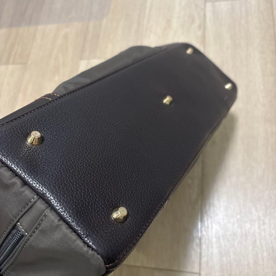 美品【目々澤鞄 】TiaraMビジネスバッグ A4 PC収納可 ショコラカラー