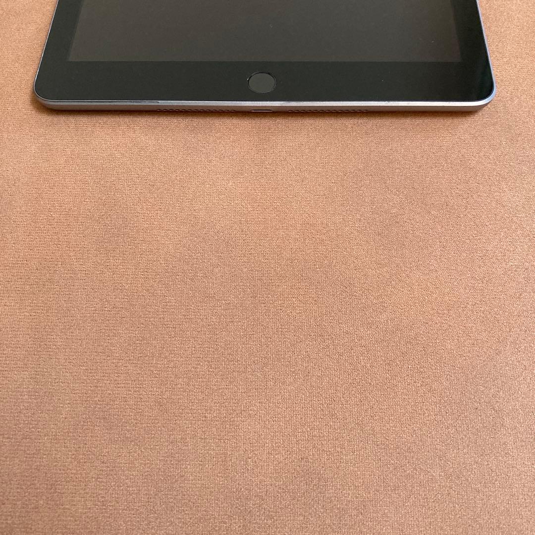 89 電池良好☆比較的美品☆iPad6 第6世代 32GB WIFIモデル☆