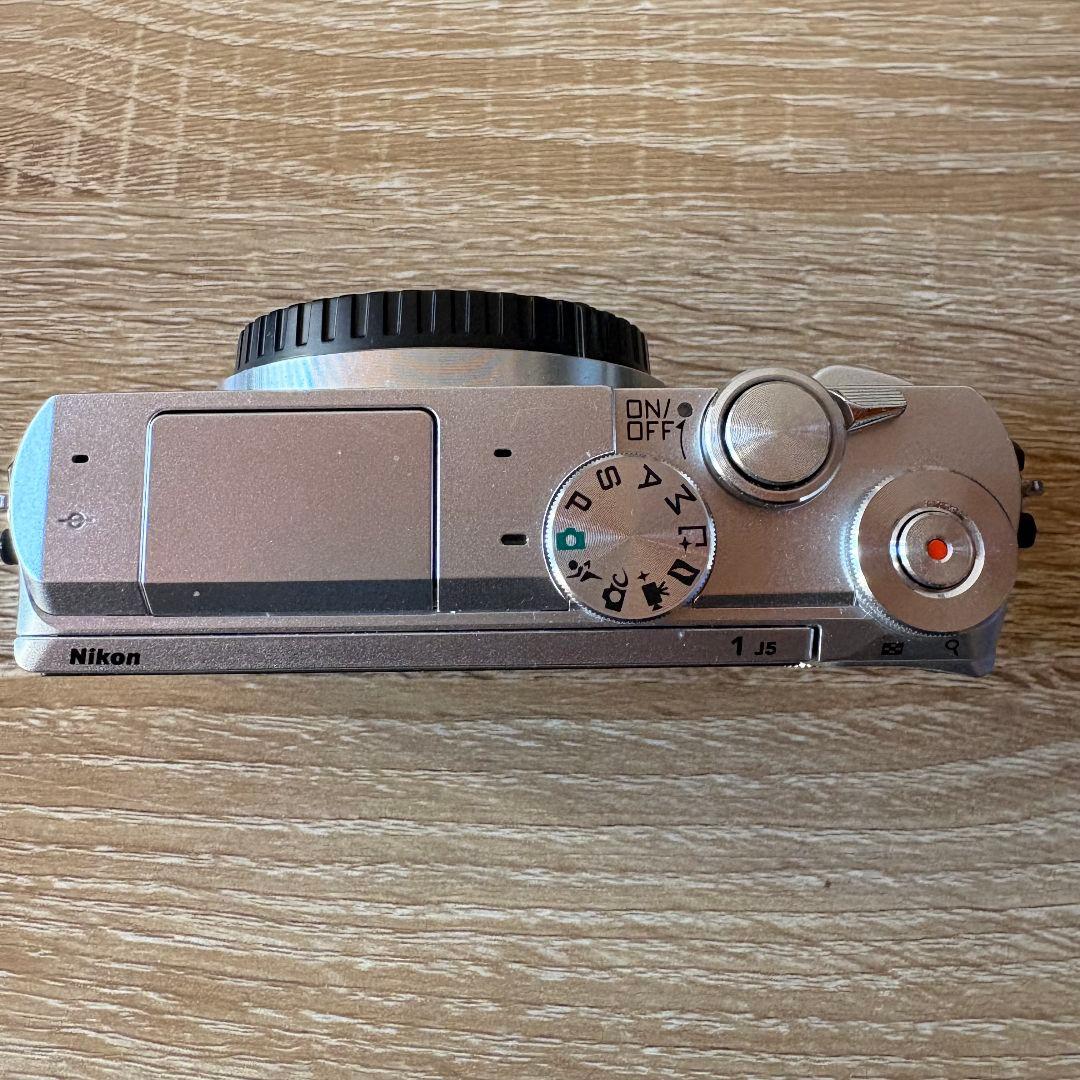 【ラッキーサニー】Nikon 1 J5 ダブルズームレンズキット