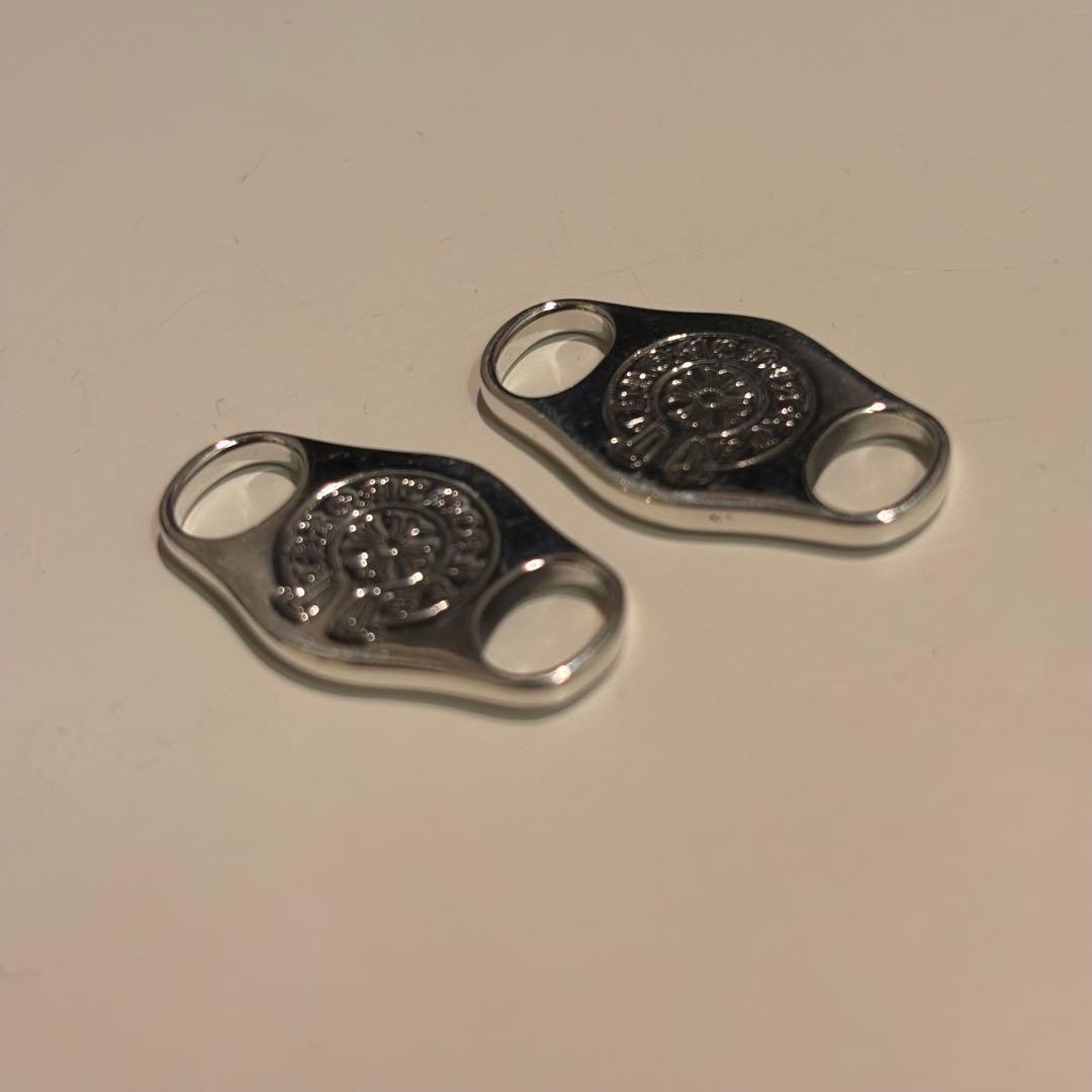 シルバー925製/オールドイングリッシュロゴ 高級デュブレ シューレースキーパー