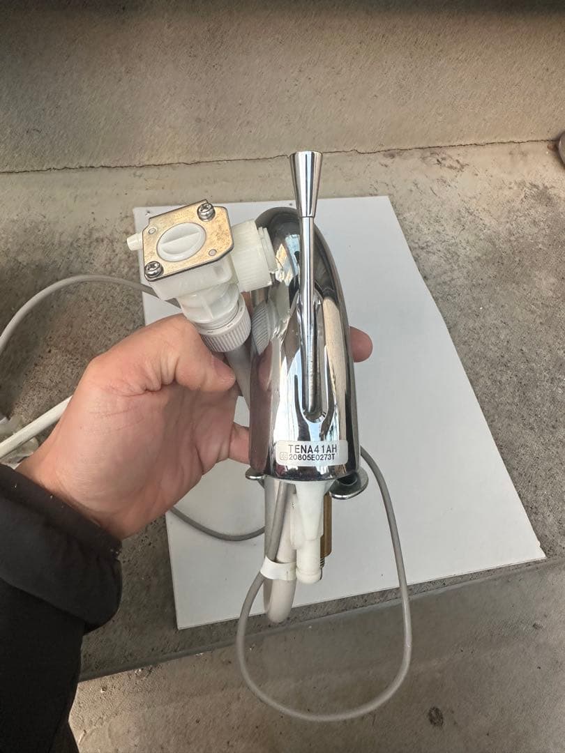 美品　TOTO 小型電気温水器　湯ぽっと　REAH06A11R