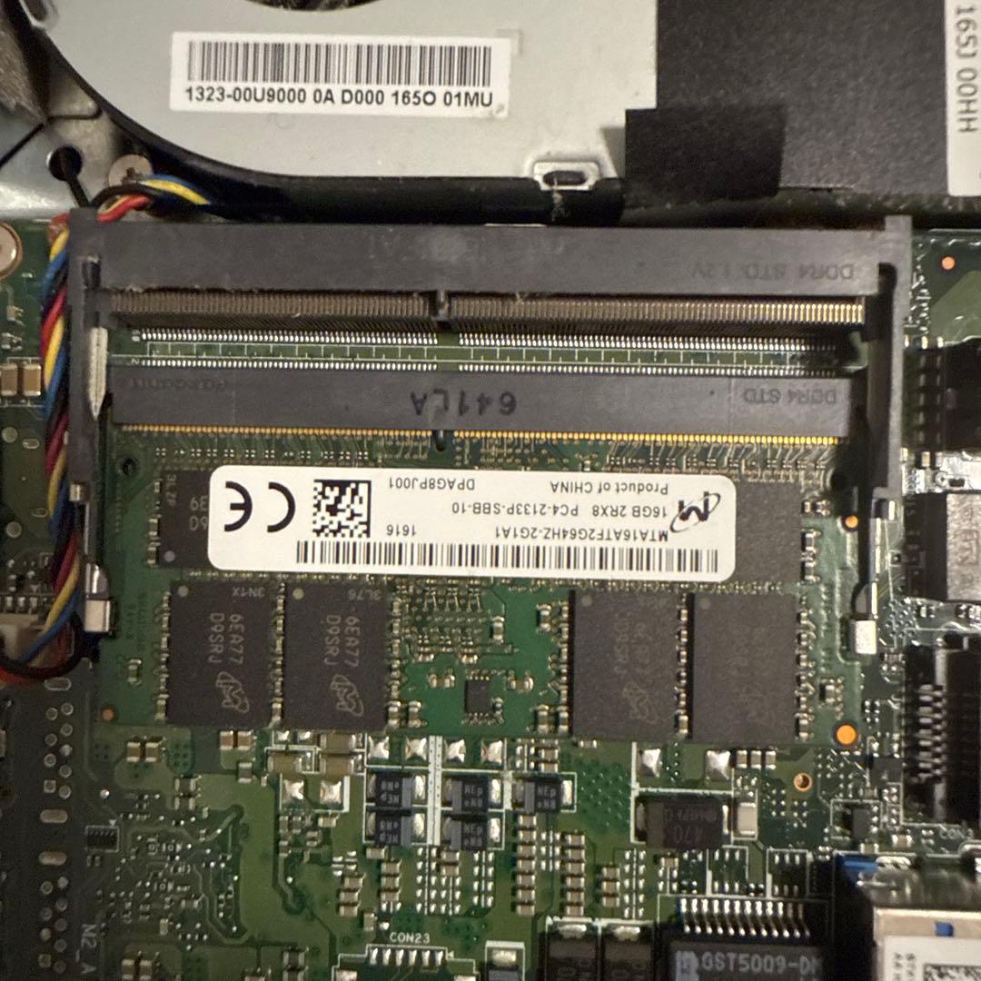 Intel NUC ミニPC 本体とACアダプター　nuc6i7kyk