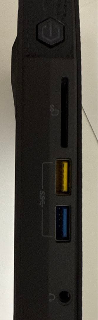 Intel NUC ミニPC 本体とACアダプター　nuc6i7kyk