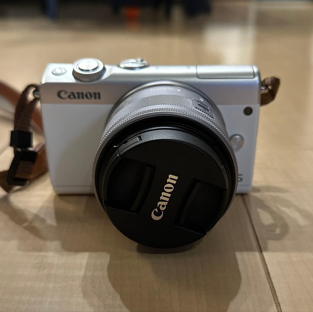 Canon EOS M100 ホワイト レンズ2本付属 持ち運び用ケース付き