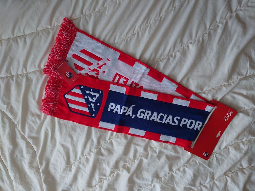 アトレティコ・マドリード　アルゼンチン代表3人のサイン入りユニフォーム+スカーフ