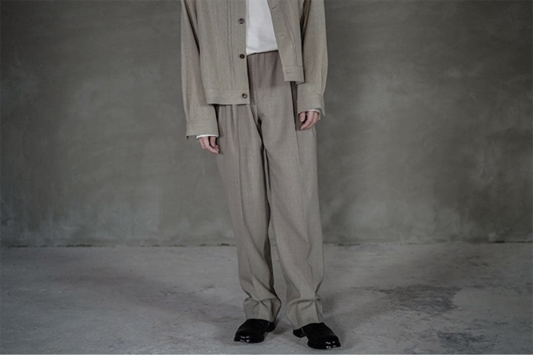 パンツ AURALEE WashableWoolTropicalSlacks beige