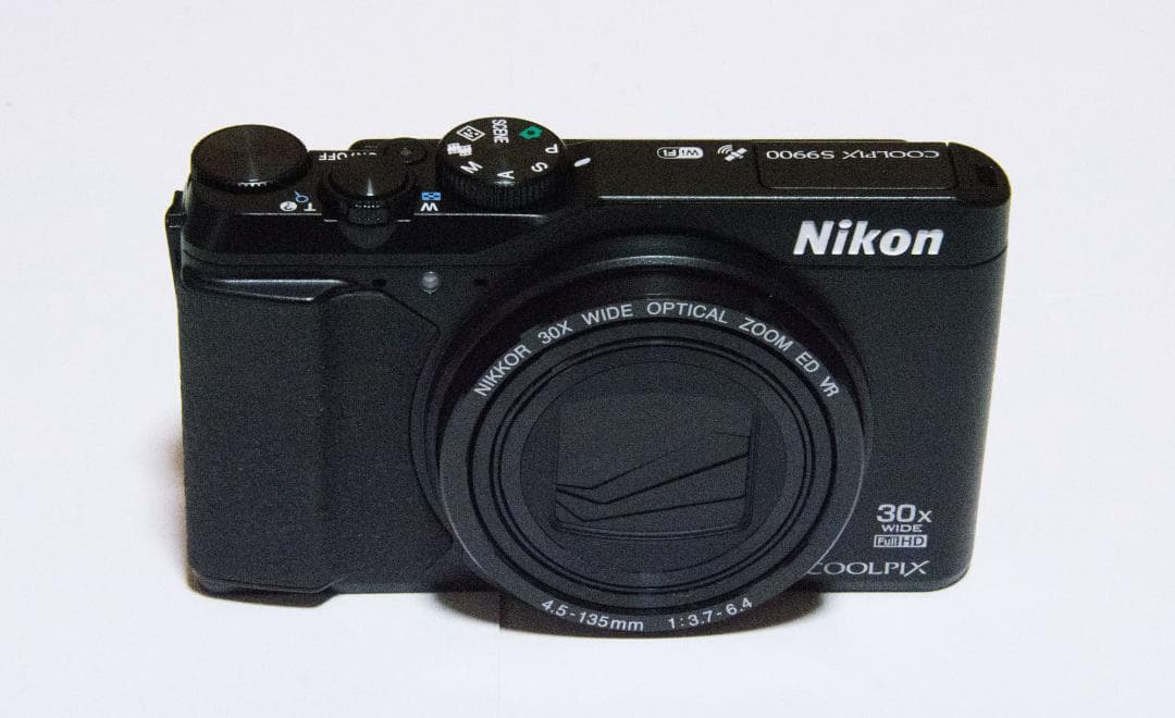ニコンCOOLPIX S9900（ブラック）（純正ケース付き）