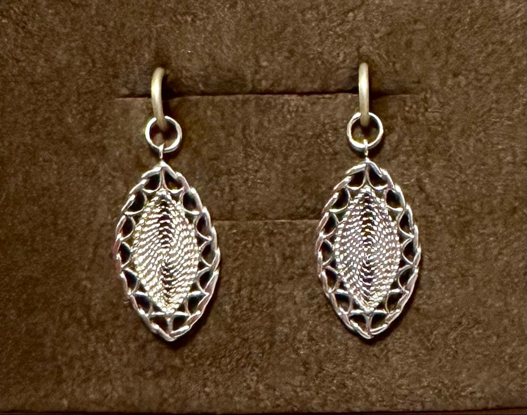 agete シルバー SV K10 ピアスチャーム レース模様 リーフ