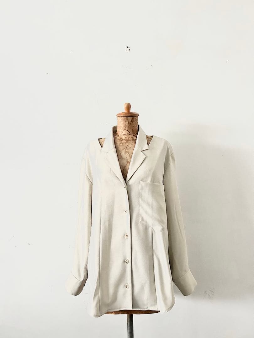 【美品】RUMCHE　カッティングシャツジャケット　フリーサイズ