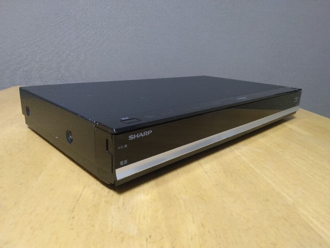 SHARP ブルーレイレコーダー BDーT1700　 3番組同時録画　保証付