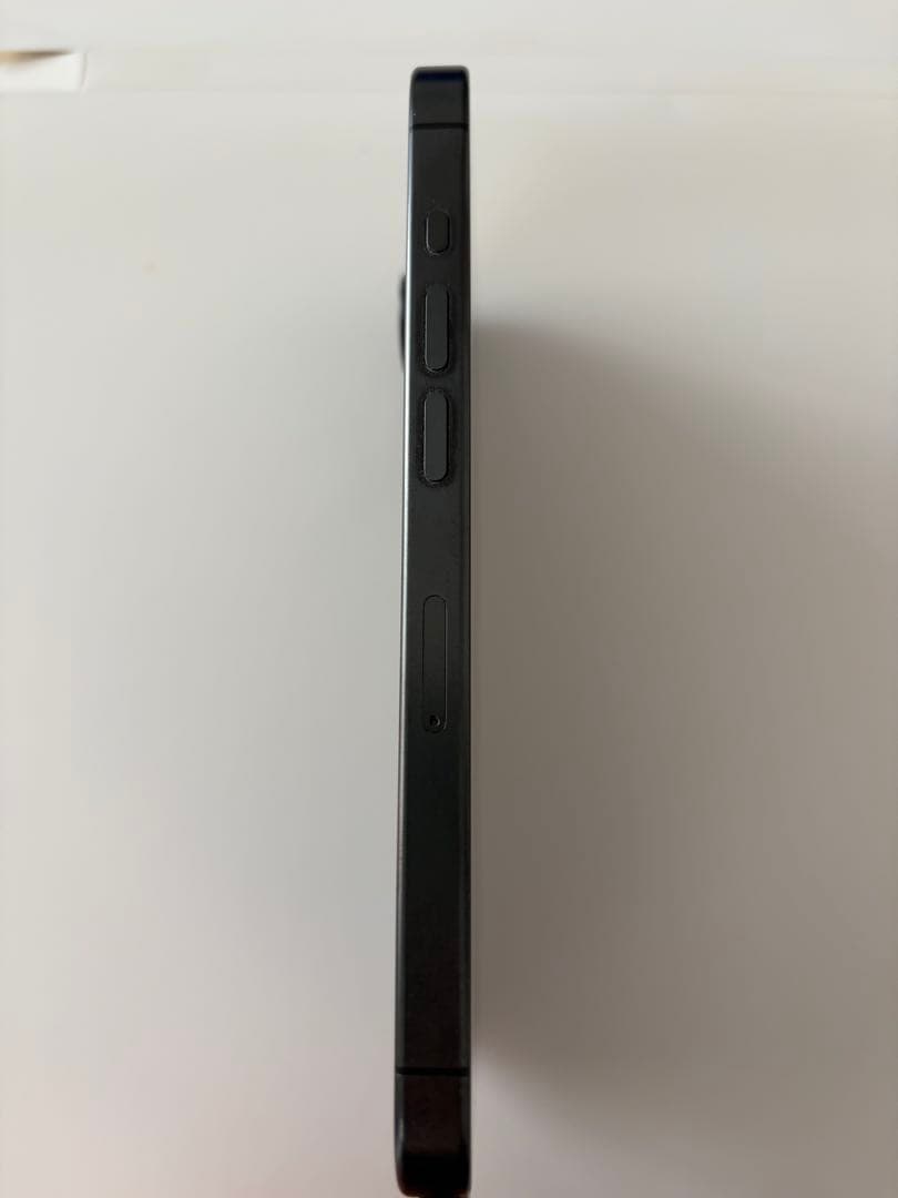 iPhone 15 Pro 128GB(ブラックチタニウム）SIMフリー(即送)