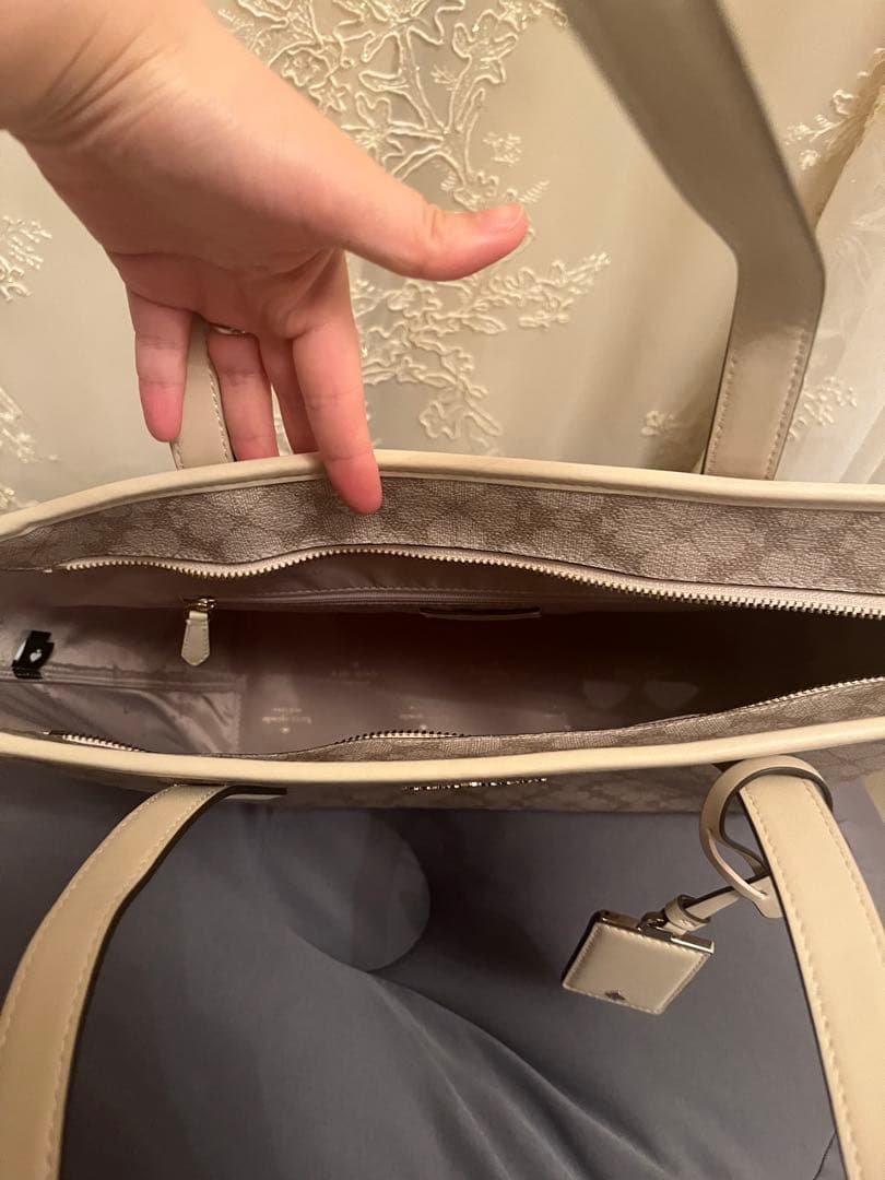 新品未使用　最終値下げケイトスペード　トートバッグ　スペードフラワー