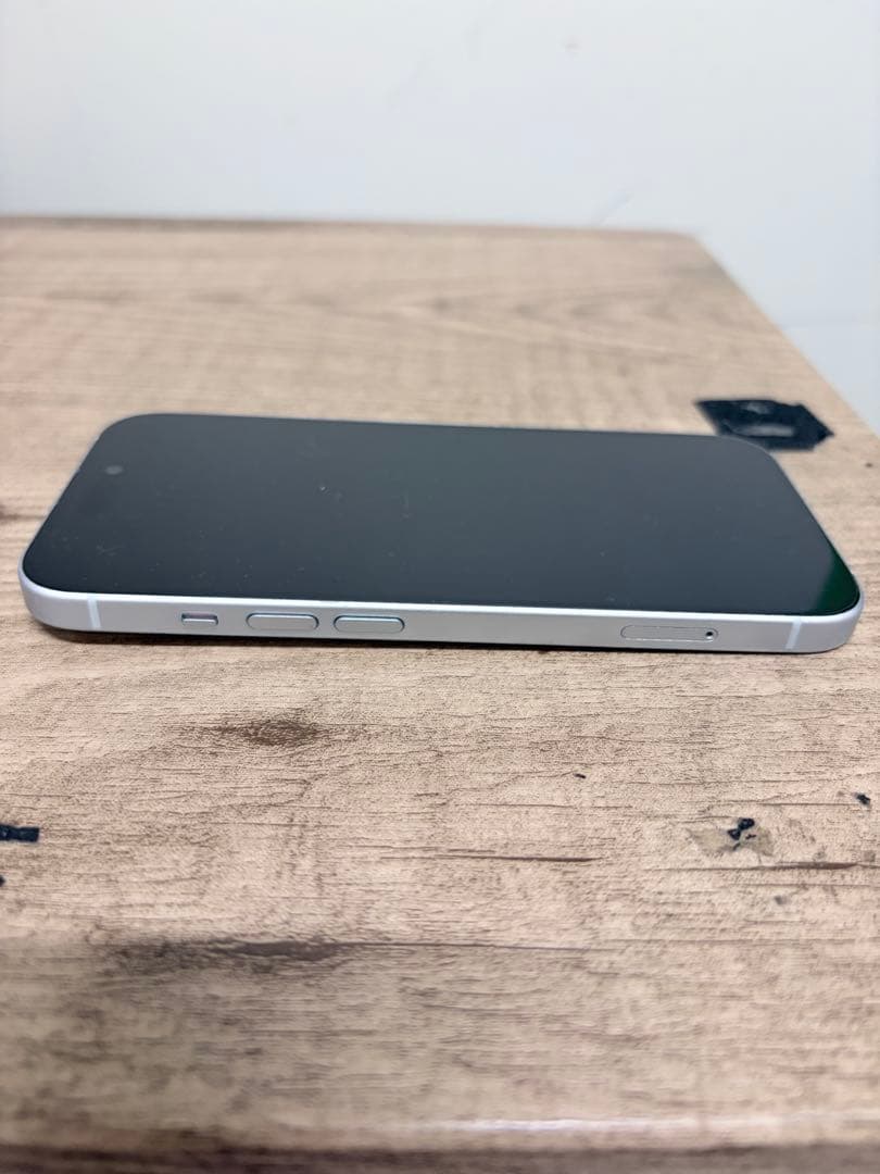 Apple iPhone 15 ブルー