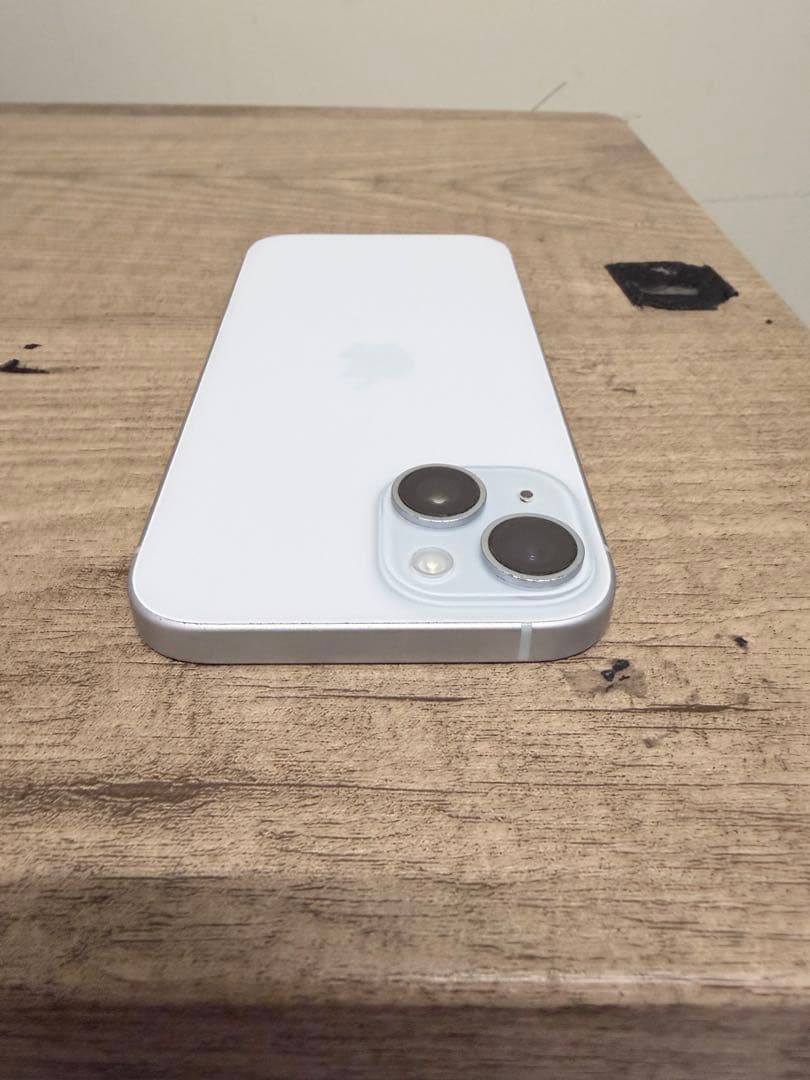 Apple iPhone 15 ブルー