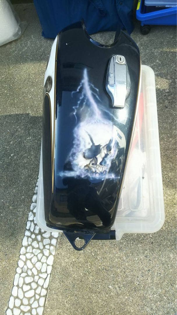 SR400 タンク　KID