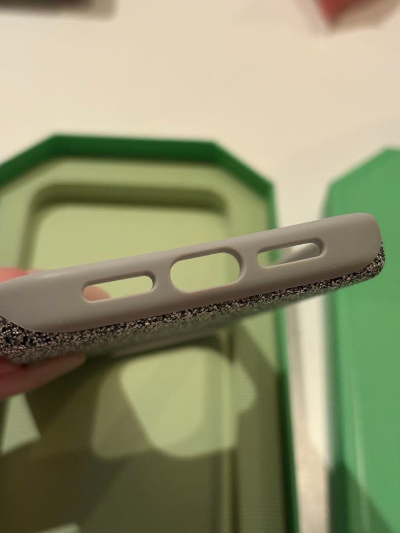 スワロフスキー iPhone15proケース