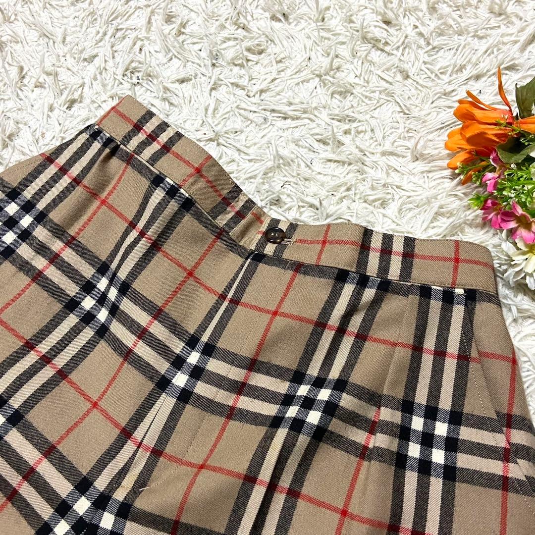 【美品】バーバリー ノバチェック ハーフパンツ ベージュ サイズM