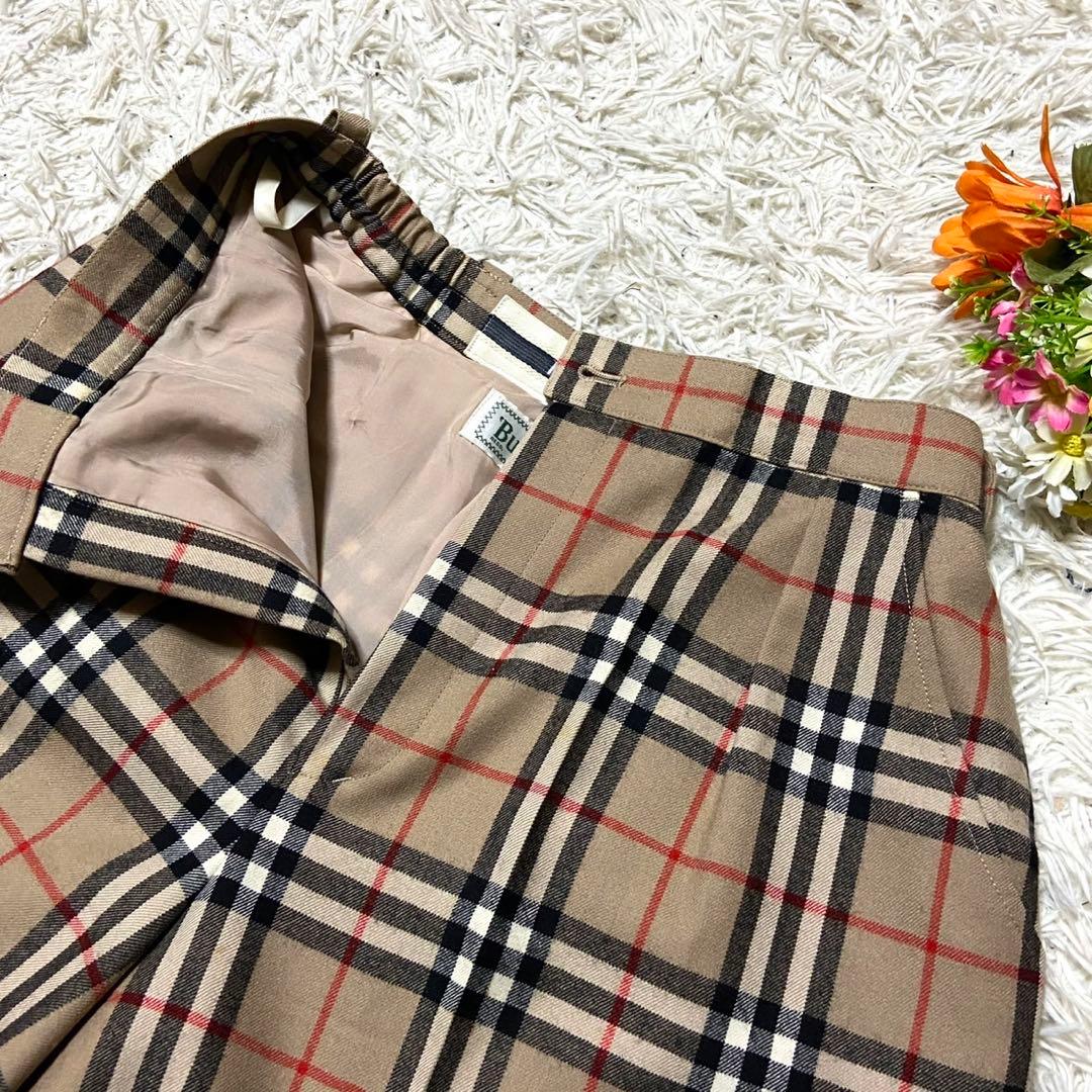 【美品】バーバリー ノバチェック ハーフパンツ ベージュ サイズM