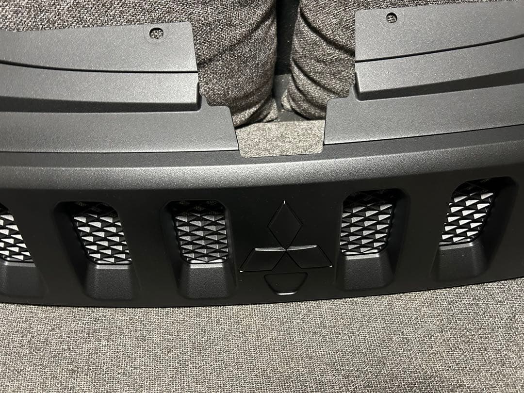 デリカＤ５‼️フロントグリル　送料込み‼️ラバーチッピング塗装