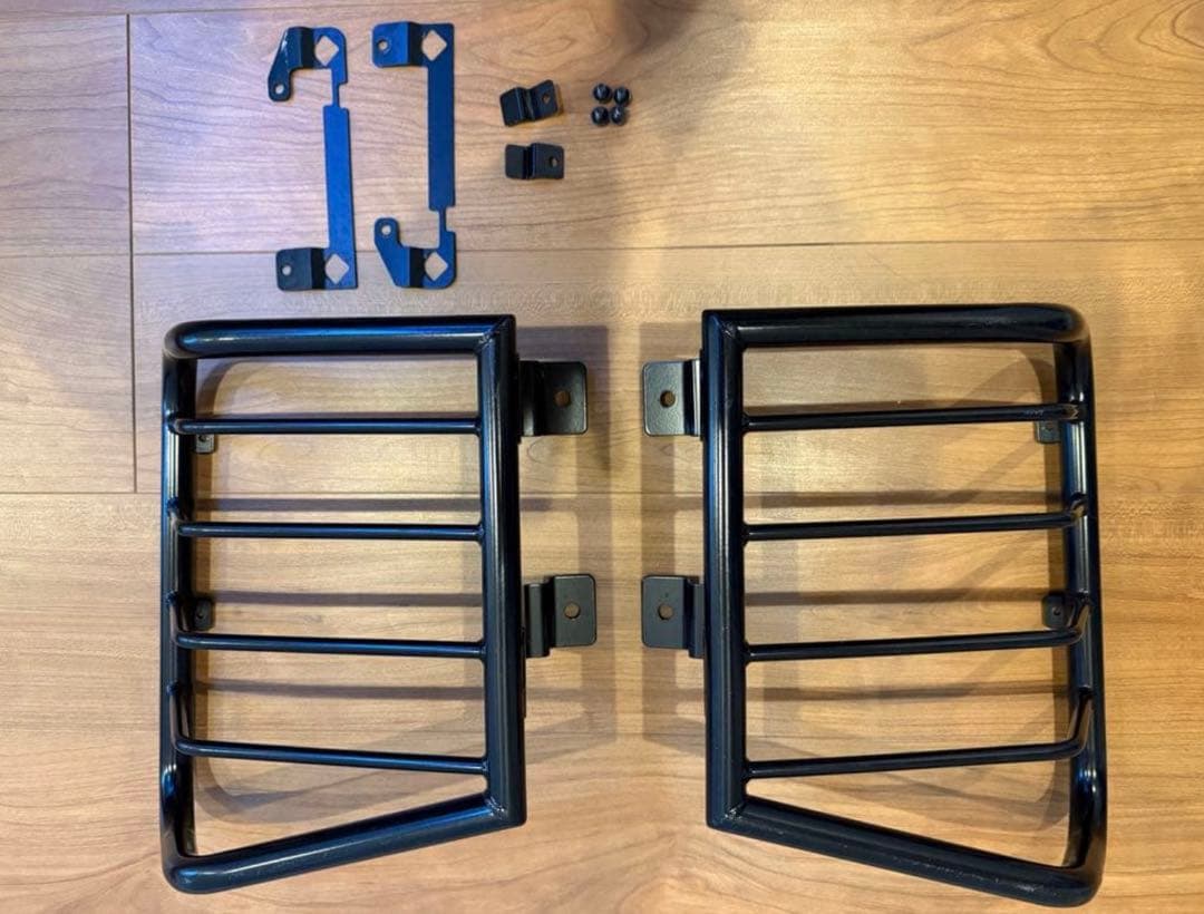 デリカD5 後期用　カディス　テールレンズガード