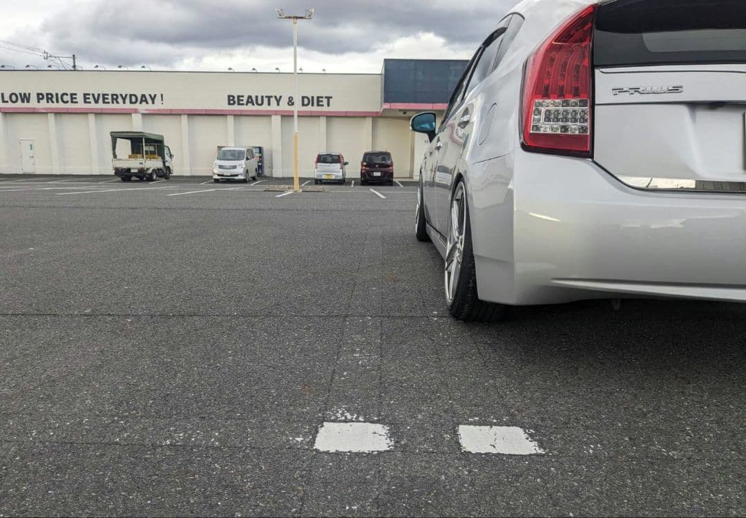 ZVW30プリウス　J-Line アクスル　5度