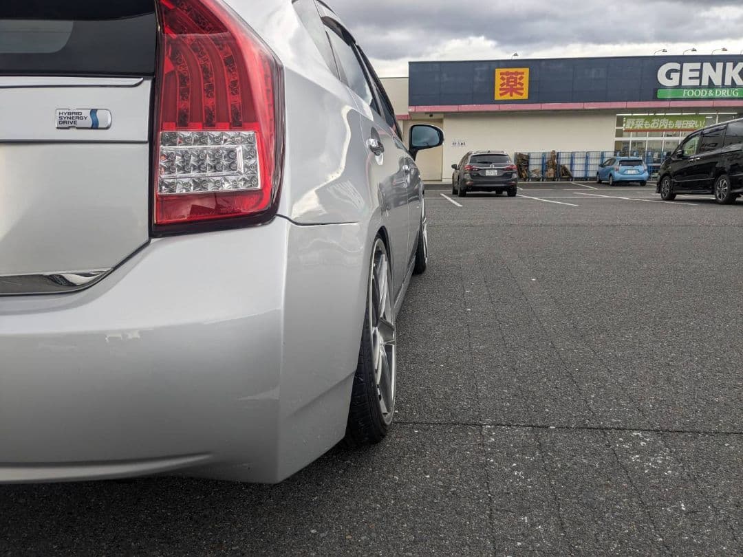 ZVW30プリウス　J-Line アクスル　5度