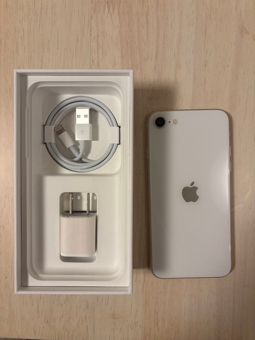 iPhoneSE 第3世代 スターライト　64GB