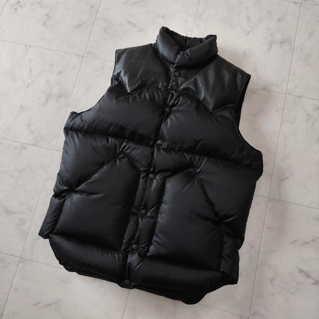 ロッキーマウンテンフェザーベッド ダウンベスト 40 L ブラック BEAMS