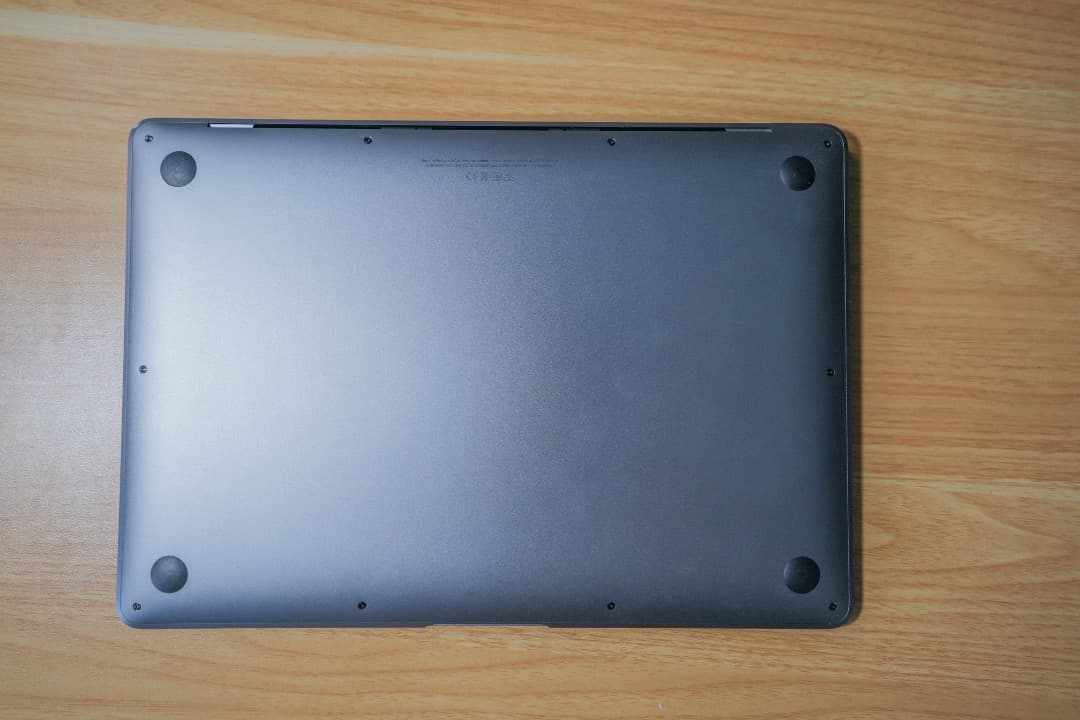 MacBook本体 MacBook Air (M1, 2020) RAM8G/SSD 256GB