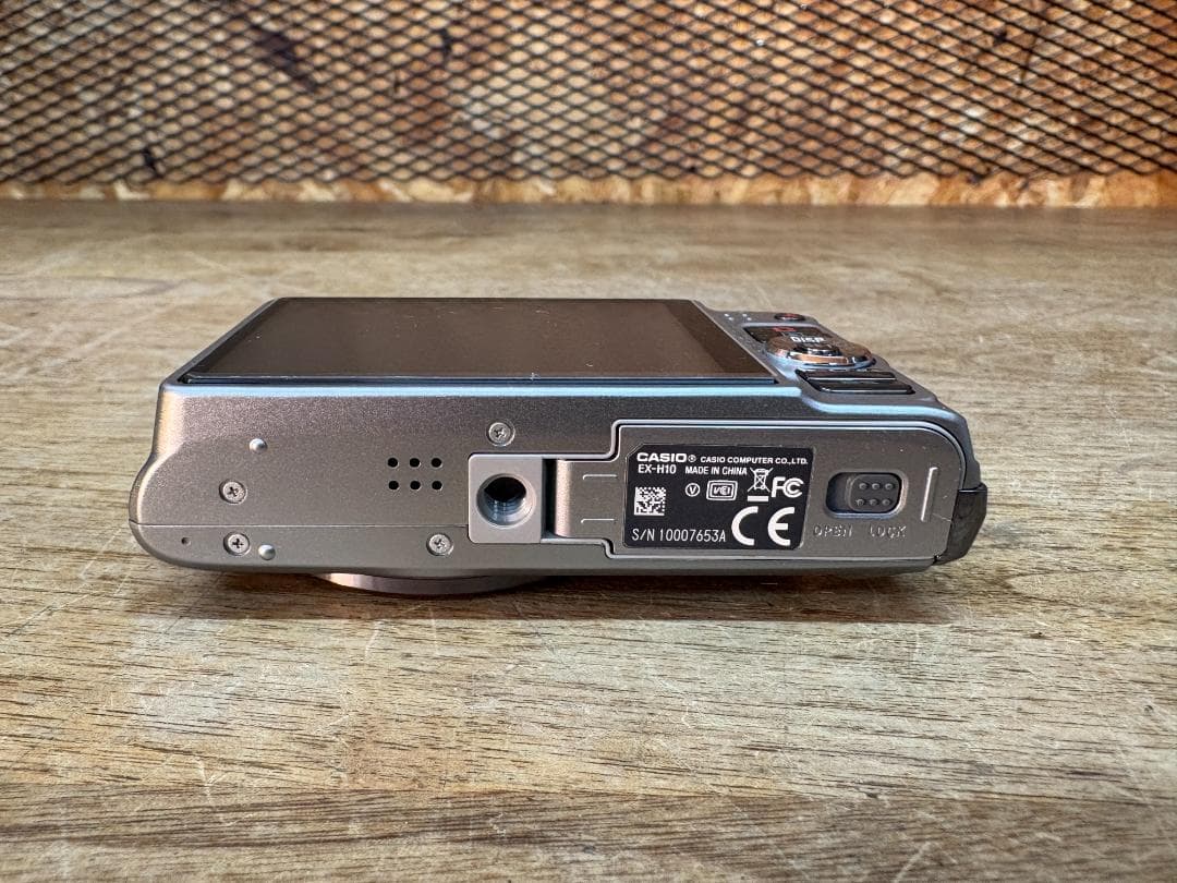 カシオ★ボディ★EX-H10★シルバー★EXILIM★デジカメ