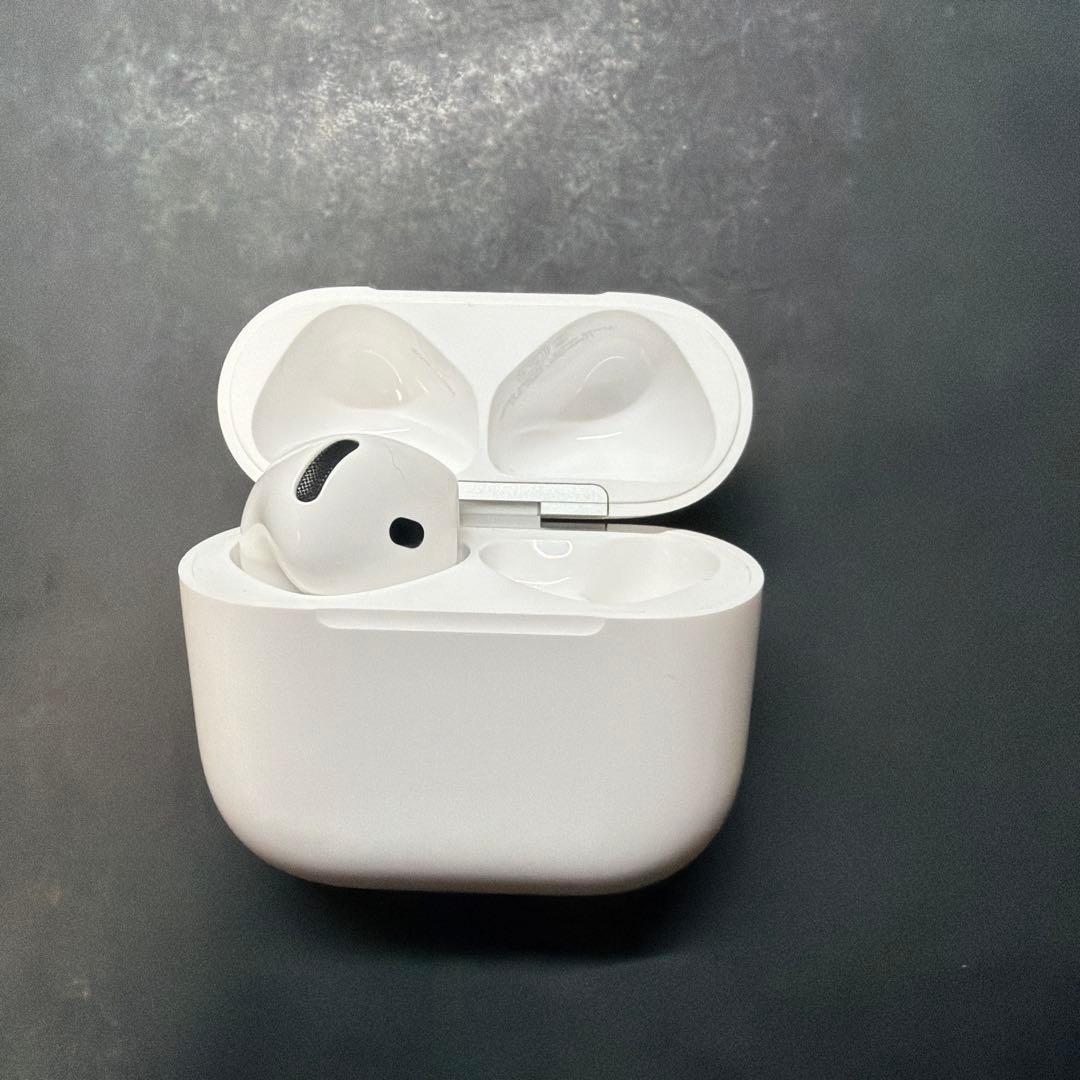 AirPods 4 (正規品)アクティブノイズキャンセル