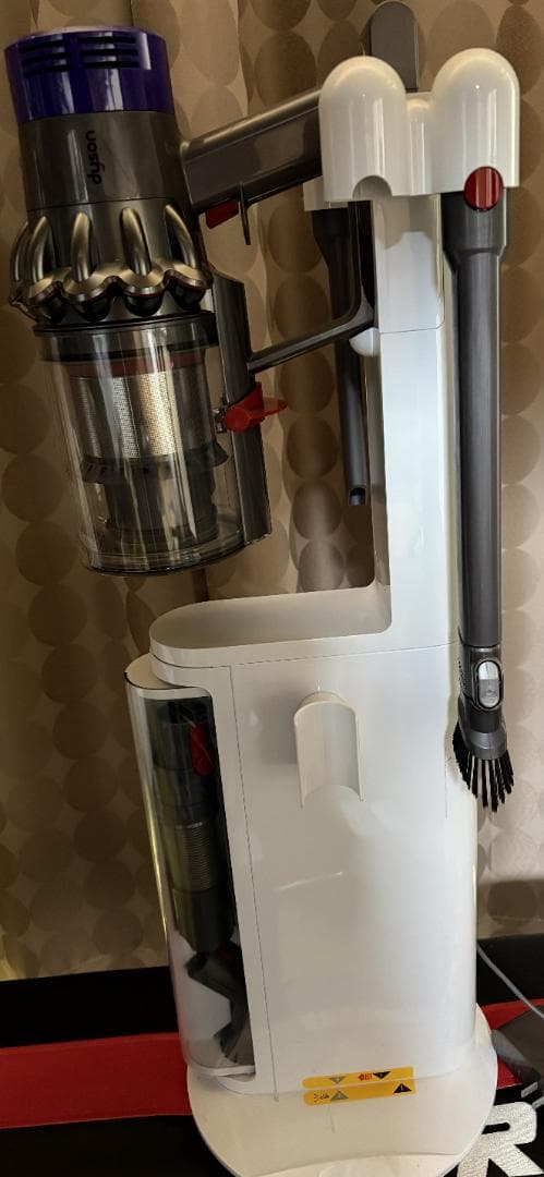 Dyson V10 スティッククリーナー本体　中古