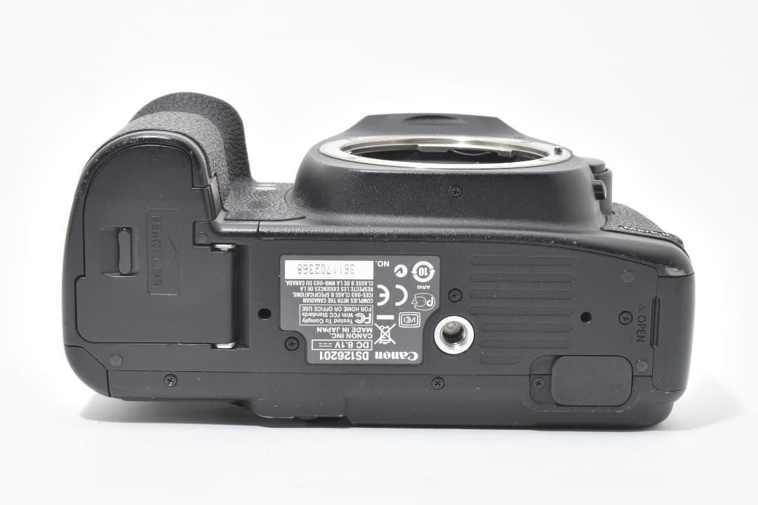 ショット数: 22089回 Canon EOS 5D Mark II #1107