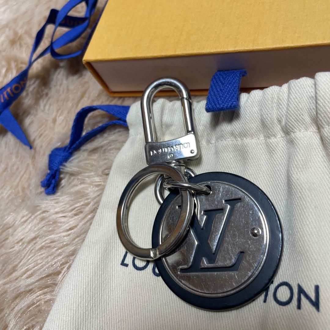 LouisVuittonロゴキーホルダーシルバー