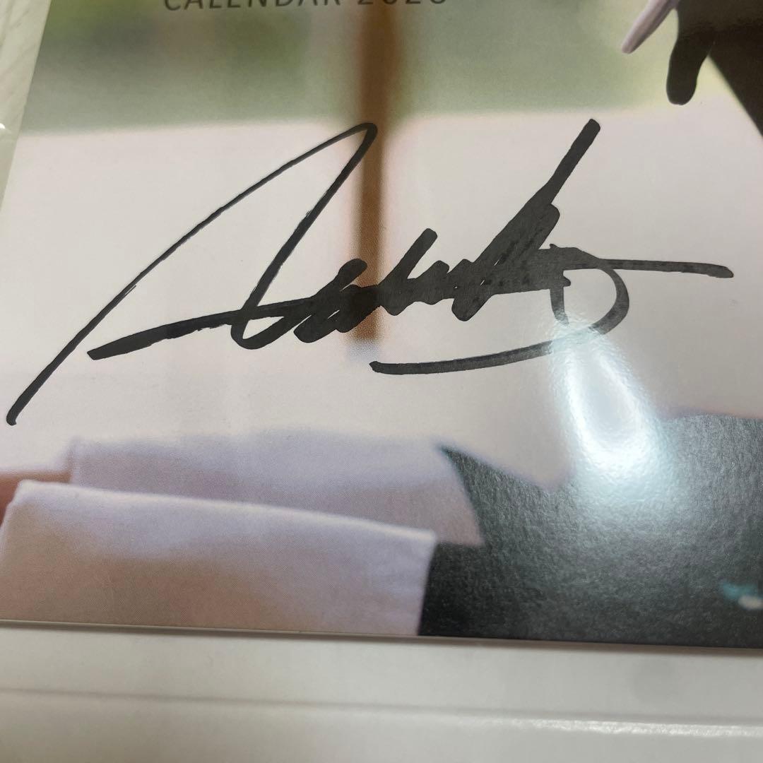 出口夏希 2026年 卓上カレンダー 直筆サイン入り 新品未開封