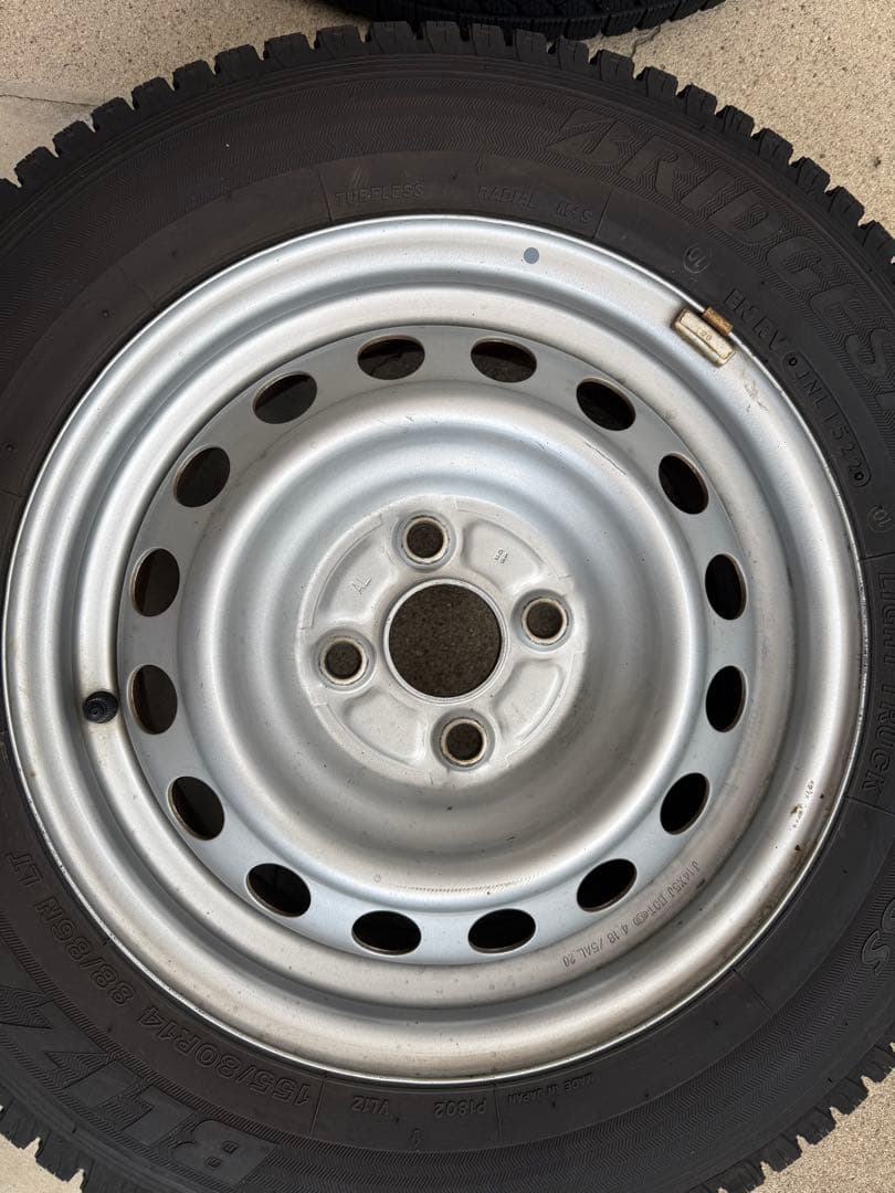 プロボックス・サクシードバン純正ホイールスタッドレスタイヤセット