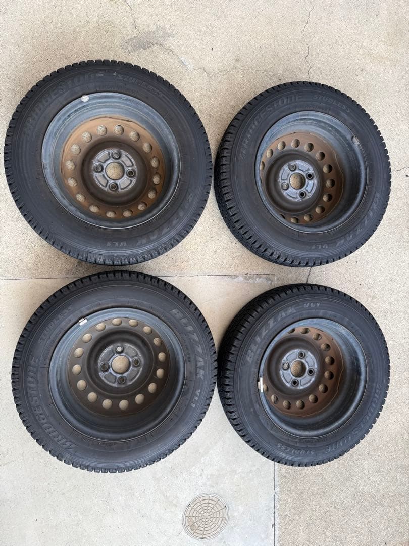 プロボックス・サクシードバン純正ホイールスタッドレスタイヤセット