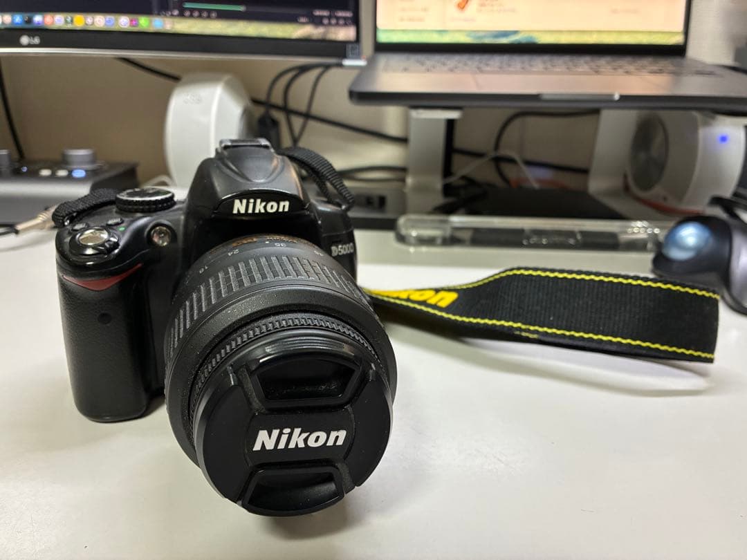 Nikon D5000 デジタル一眼レフカメラ