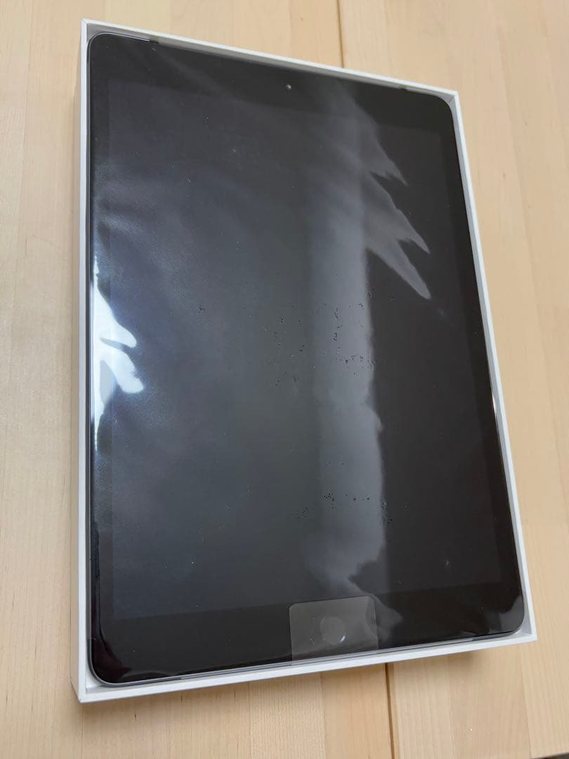 【新品未使用】iPad (第8世代) Wi-Fi+Cellularモデル32GB
