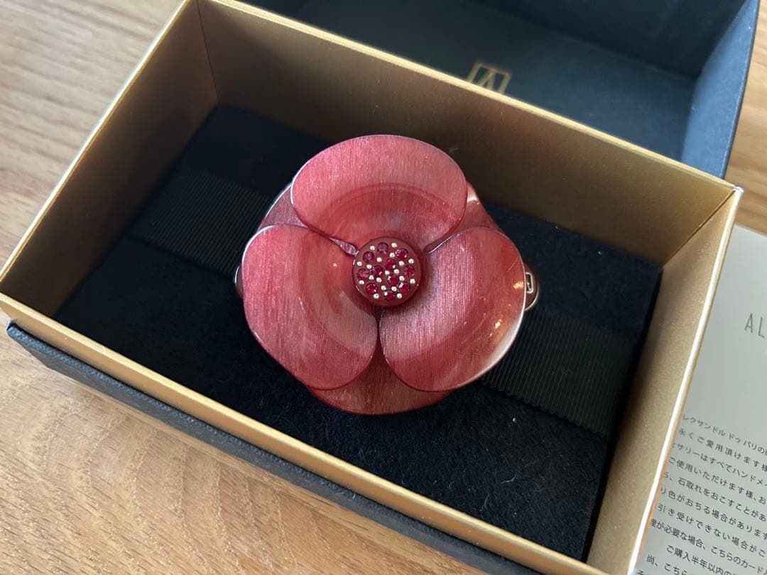 アレクサンドルドゥパリ 赤スワロフスキーのカメリアバレッタ 希少
