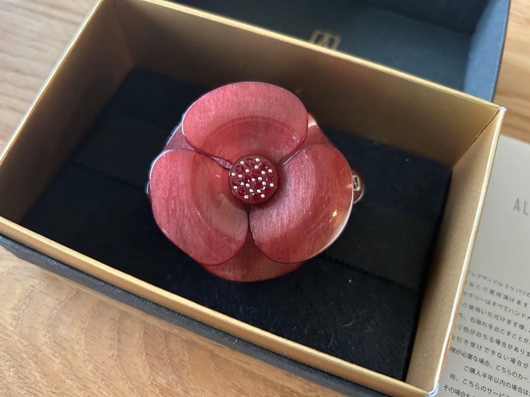アレクサンドルドゥパリ 赤スワロフスキーのカメリアバレッタ 希少