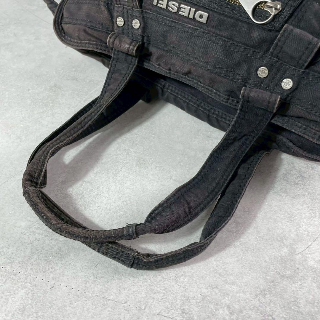 DIESEL ブラック ハンドバッグ ジッパーポケット付き