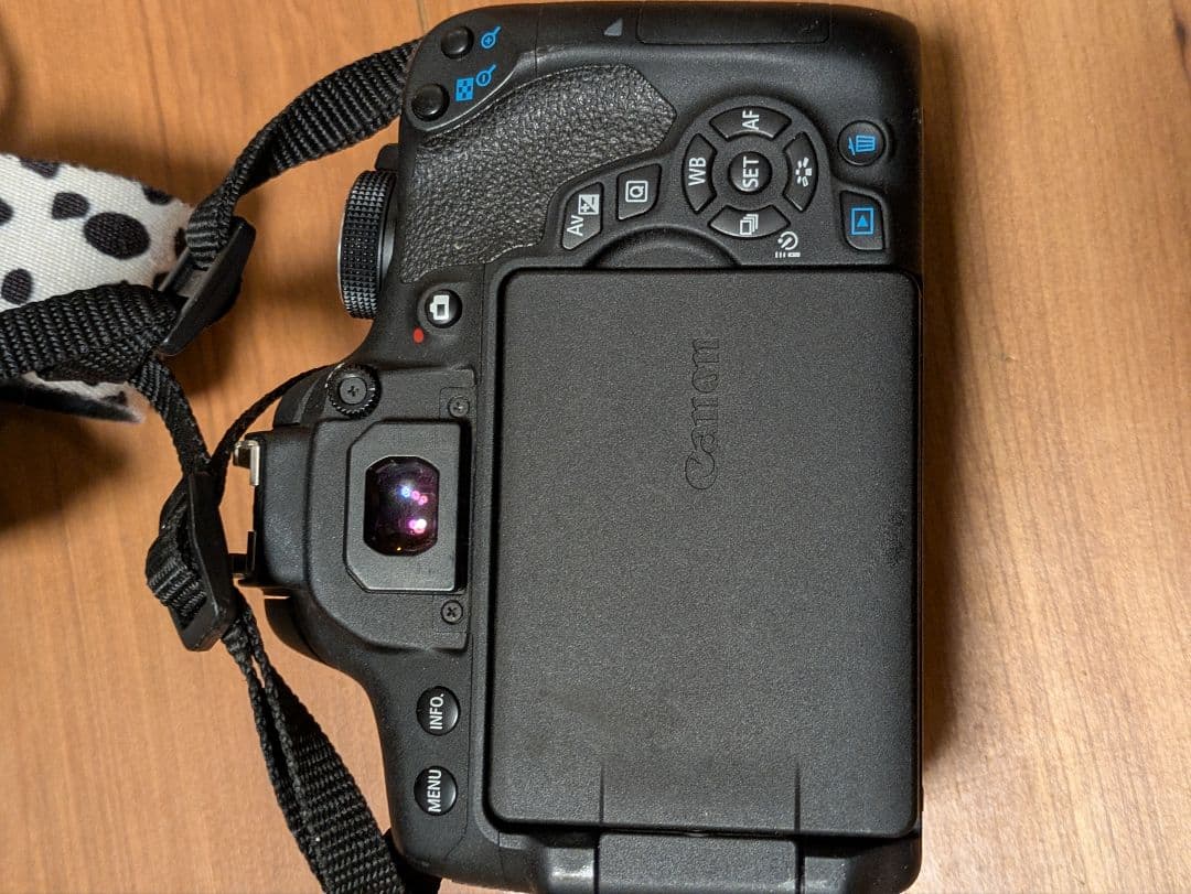 ジャンク Canon EOS Kiss X8i デジタル一眼レフ