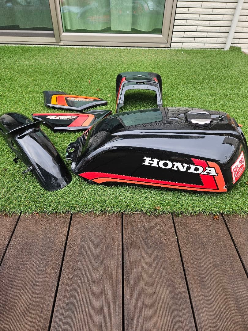 HONDA CB750F タンクセット ブラックスペンサー　外装一式