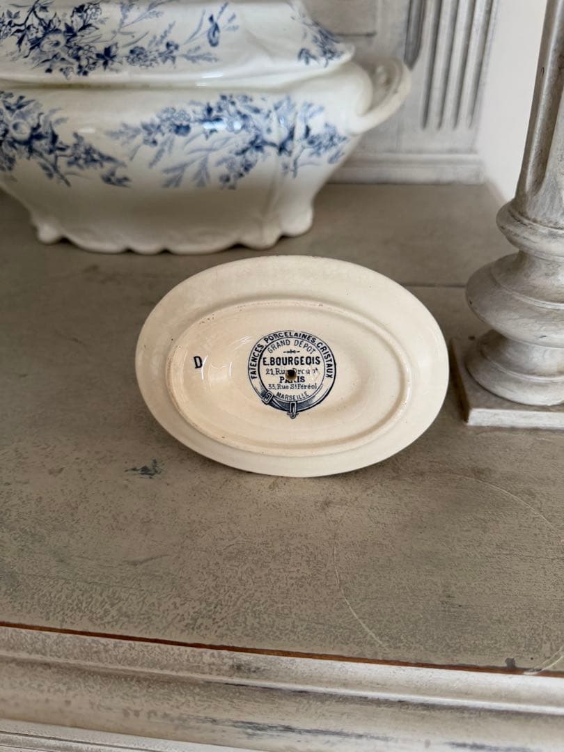 フランスアンティークエミールブルジョワベリー柄の小さなムタディエマスタード入れ